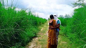 Desi beautiful hot bhabhi jungle main sex kiya out dorsex