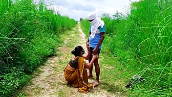 Desi beautiful hot bhabhi jungle main sex kiya out dorsex