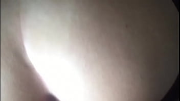 Novinha dando a buceta de quatro sem camisinha