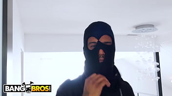 Bangbros gina valentina wants you to come and take it