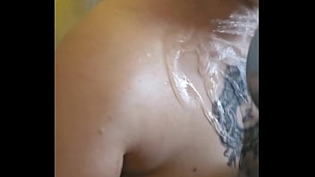 Douche prise je suis disponible en show ce soir et en live à partir de 20h45