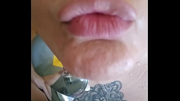 Douche prise je suis disponible en show ce soir et en live à partir de 20h45