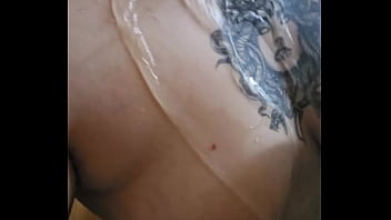 Douche prise je suis disponible en show ce soir et en live à partir de 20h45