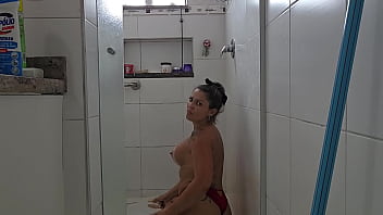 Agatha mama solo milf safada faz faxina de um jeito bem diferente
