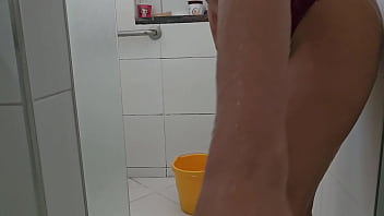 Agatha mama solo milf safada faz faxina de um jeito bem diferente