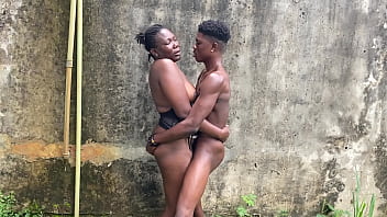 She rides that big cock like nothing happen