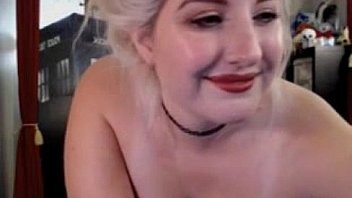 Dr who fan girl with thick jiggly body dances