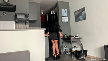 Depraved slut gipsy queen doesn't mind getting a big load of cum on her face • nick morris