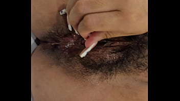 Catalina con su chupete por todos lados