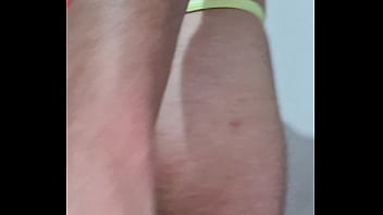 Novinha crossdresser mostrando rabinho