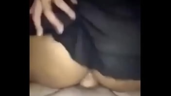 Latina madura es follada por el hijastro y se corre dentro mientras el papá trabaja