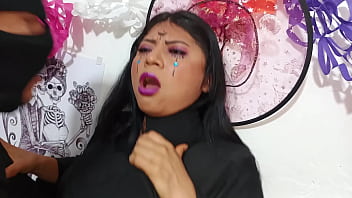 Uma bruxa pervertida prepara uma poção para seu chefe e o fode como um escravo a vagabunda o usa de forma safada para satisfazer os desejos de sua vagina molhada