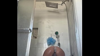 Sephora love takes bbc while showering