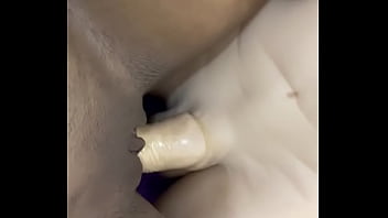 Sinto falta de um pau de verdade minha boceta