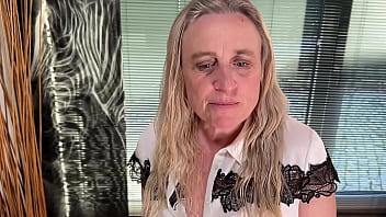 Self made video with closeups of my hot big prolapse pussy