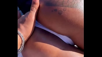 Vivendo uma aventura em uma ilha quase deserta o dia começou com sol e muita safadeza por aqui mas quando percebemos