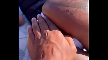 Vivendo uma aventura em uma ilha quase deserta o dia começou com sol e muita safadeza por aqui mas quando percebemos