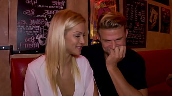 Cherry kiss blonde très coquine aime la baise