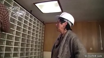 Alter sack fickt geile mutti direkt auf der baustelle