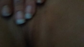 Sexy milf gets a fingering before workout