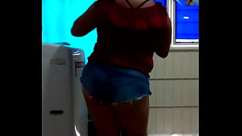 Mexicana jarocha con rico culo en mini short