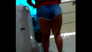 Mexicana jarocha con rico culo en mini short Mexicana jarocha con rico culo en mini short