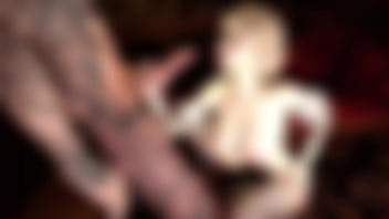 The asian blonde with big and firm breasts decided to seduce her boss