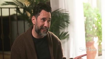 Neighbor blackmails babysitter over secret boyfriend visits in clients house