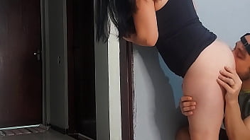 Sexo arriscado com melhor amigo do meu marido