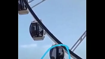 Montada extrema en publico