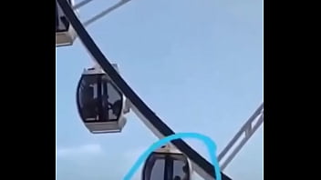 Montada extrema en publico