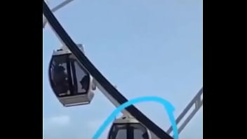 Montada extrema en publico