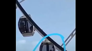 Montada extrema en publico