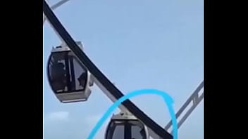 Montada extrema en publico