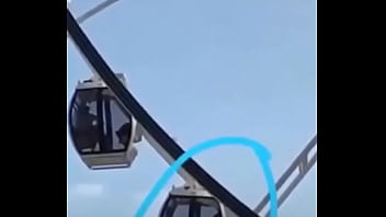 Montada extrema en publico