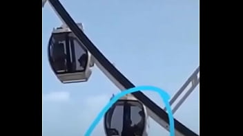 Montada extrema en publico