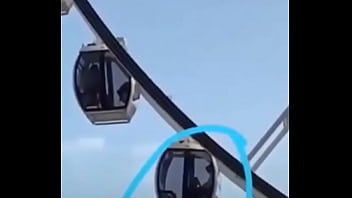 Montada extrema en publico