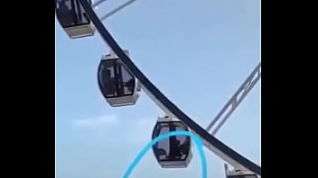 Montada extrema en publico