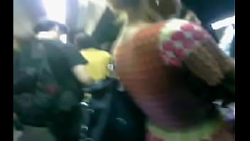 Vagabunda de vestido no trem