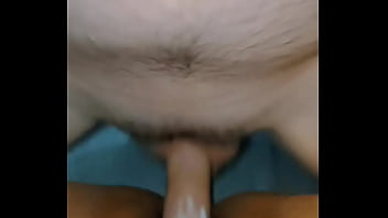 Mi esposo me coge muy rico y terminó teniendo un orgasmo