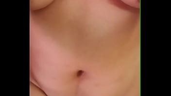 Me toco suavemente hasta venirme