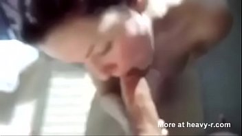 Blowjob on knees ends with facial