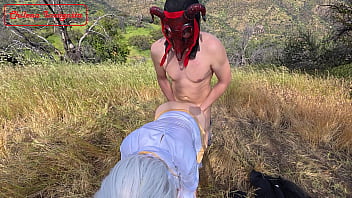 Frieren quiere conseguir libro a cualquier costo trailer