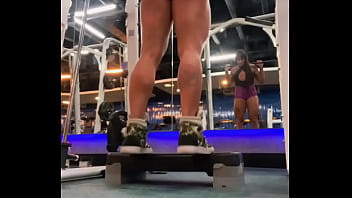 Ensinando a treinar panturrilha mas acabei mostrando outra coisa…