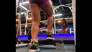 Ensinando a treinar panturrilha mas acabei mostrando outra coisa…