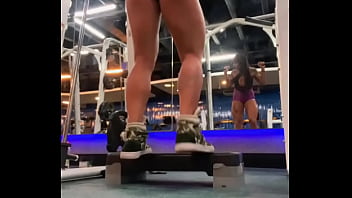 Ensinando a treinar panturrilha mas acabei mostrando outra coisa…