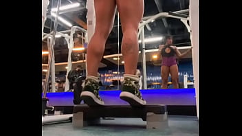 Ensinando a treinar panturrilha mas acabei mostrando outra coisa…