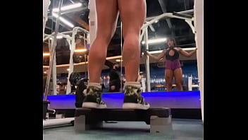 Ensinando a treinar panturrilha mas acabei mostrando outra coisa…