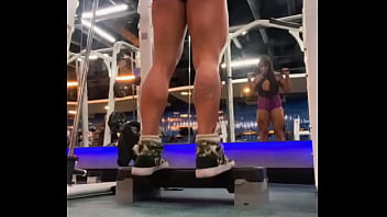 Ensinando a treinar panturrilha mas acabei mostrando outra coisa…