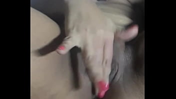 Masturbandome y gozando